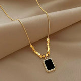 Lightweight and durable neckpiece, ideal for daily wear

It is daily wearable 